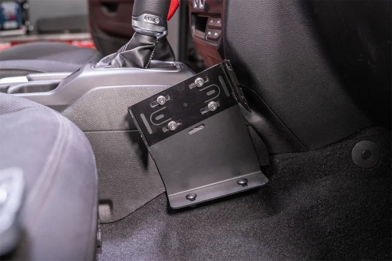 Rugged Ridge 18-22 Jeep Wrangler / Gladiator Race Radio Mount - Installation View