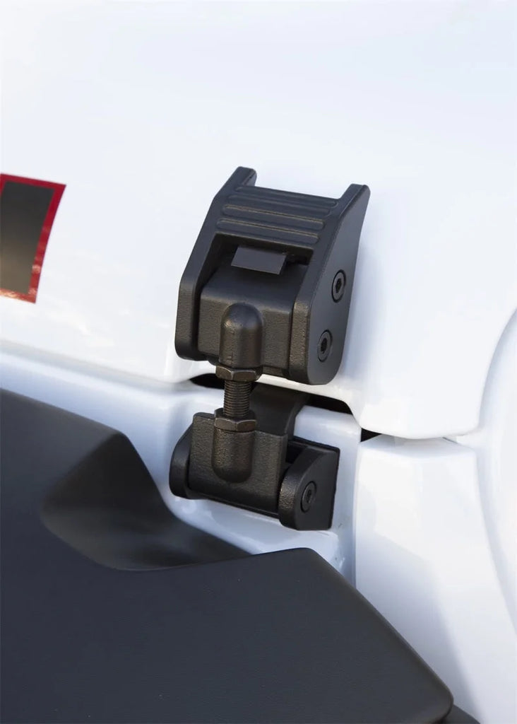 Rugged Ridge 2018-20 Jeep Wrangler JL / 2020 Jeep Gladiator Textured Black Hood Catches - Installation View