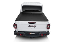 Load image into Gallery viewer, Rugged Ridge Armis Retractable Locking Bed Cover w/o Trail Rails 20-21 Jeep Gladiator JT - Main Product View