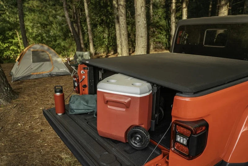 Rugged Ridge Armis Soft Folding Bed Cover 2020 Gladiator JT - Installation View