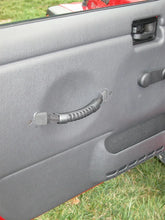 Load image into Gallery viewer, Rugged Ridge Door Pull Straps Black 97-06 Jeep Wrangler - Side View