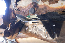 Load image into Gallery viewer, RustBuster Bed and Cab Mount Brackets - Main Product View