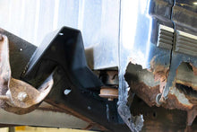 Load image into Gallery viewer, RustBuster Bed and Cab Mount Brackets - Additional View 8