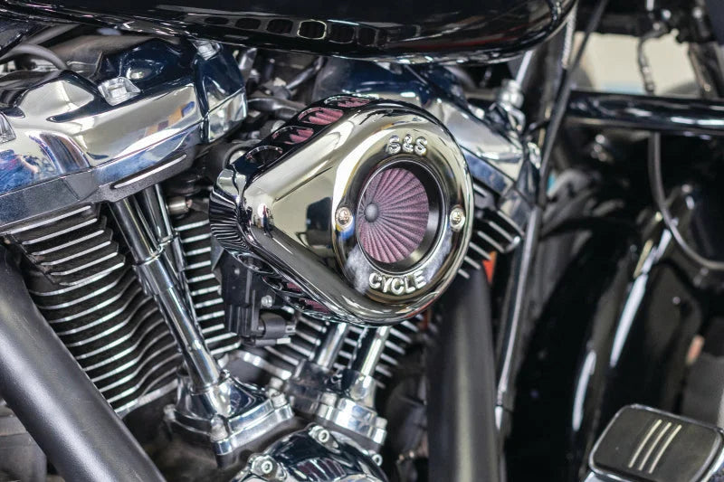S&S Cycle 2017+ M8 Models Stealth Air Stinger Kit w/ Chrome Teardrop - Installation View