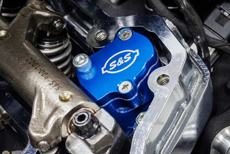 S&S Cycle M8 Models Billet Head Breather Kit - Side View