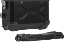 Load image into Gallery viewer, SW-MOTECH TRAX ADV Aluminum Case System - Black - Honda XL750R Transalp '24 KFT.01.070.70100/B - Additional View 6