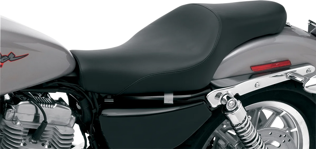 Saddlemen Pro Tour Seat - 3.3 Gallon Tanks - XL '04-'20 807-11-066 - Installation View