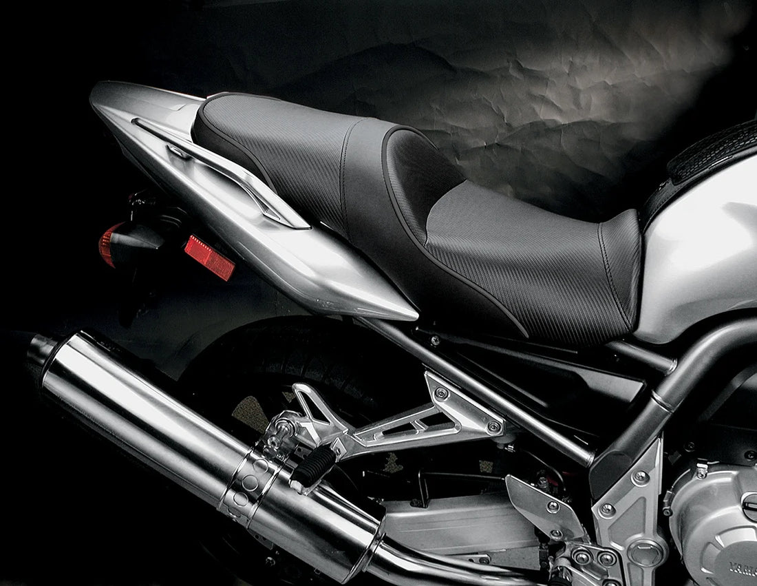 Sargent Seat World Sport™ Performance Seat - Black - Carbon FX - FZ1 '01-'05 - Installation View