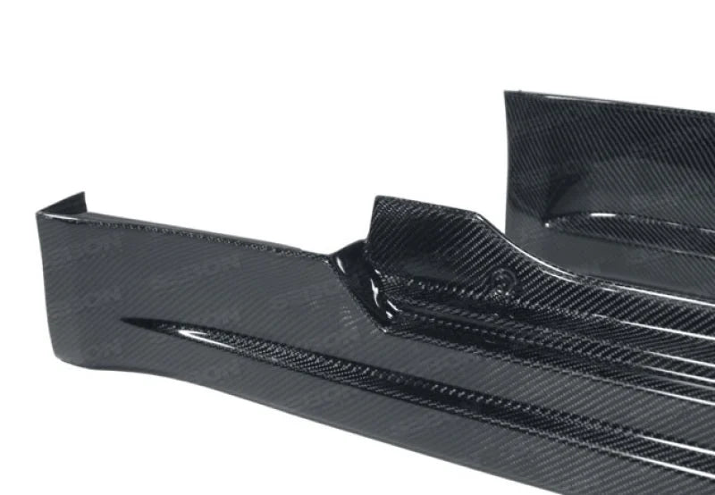 Seibon 02-05 Nissan 350Z SA Carbon Fiber Side Skirts - Installation View
