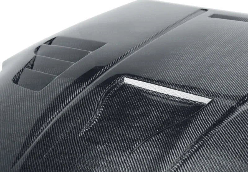 Seibon 02-06 Nissan 350Z VT Carbon Fiber Hood - Side View