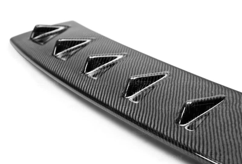 Seibon 02-07 Subaru Impreza/WRX/STi Carbon Fiber Rear Fin Spoiler - Side View
