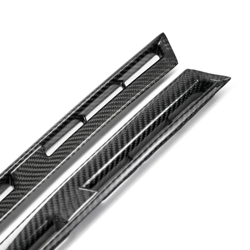 Seibon 09-10 Nissan GTR R35 Carbon Fiber Fender Ducts (Pair) - Main Product View