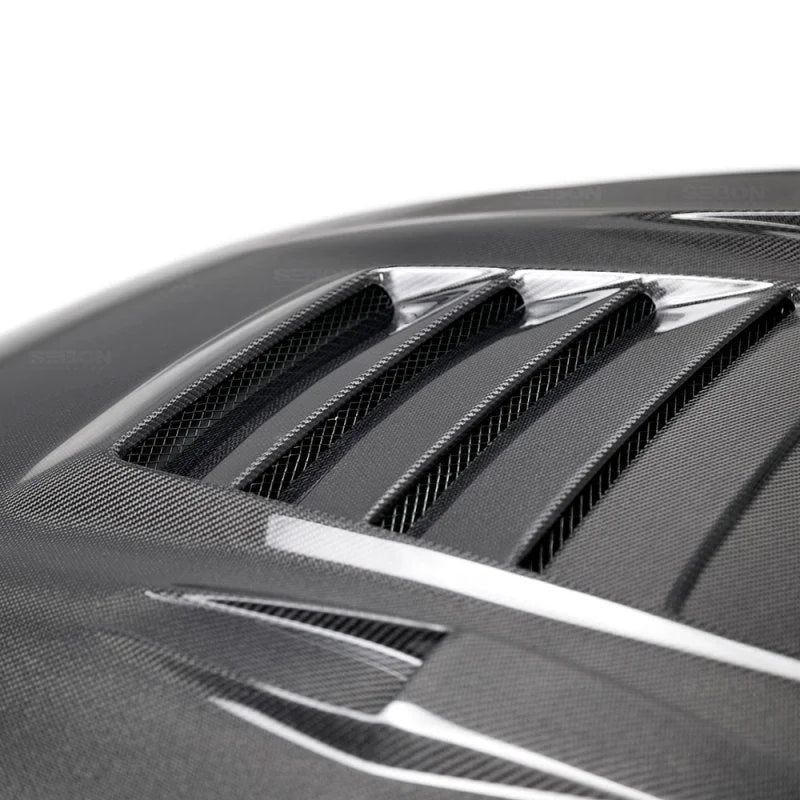 Seibon 09-12 Nissan GTR R35 DS-Style Carbon Fiber Hood - Side View