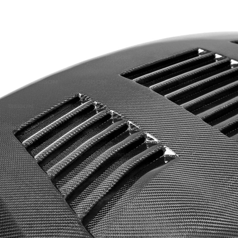 Seibon 09-12 Nissan GTR R35 GTII-Style Carbon Fiber Hood - Side View