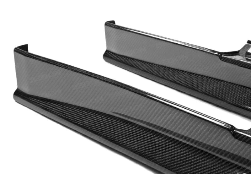 Seibon 11-13 Nissan GTR R35 VS-Style Carbon Fiber Side Skirts (Pair) - Installation View