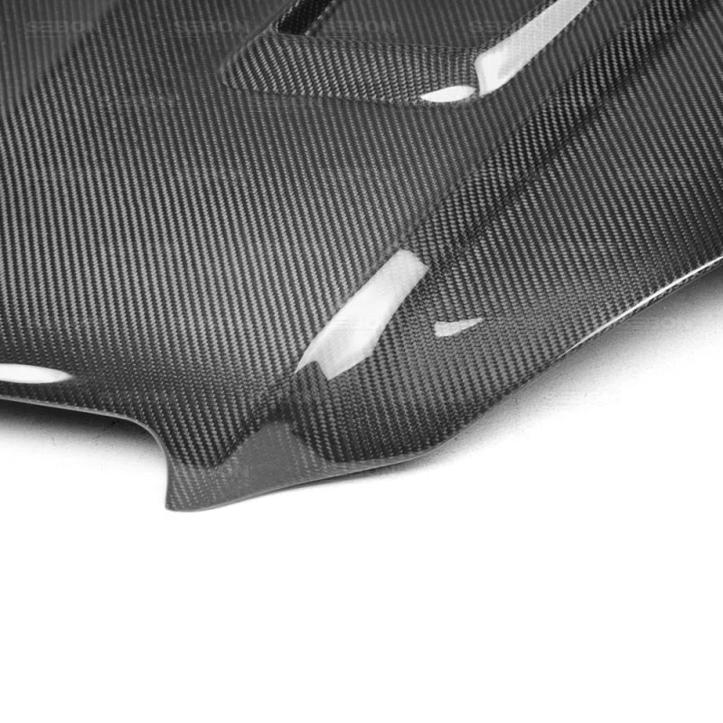 Seibon 12-14 Mercedes C-Class GT Style Carbon Fiber Hood - Installation View