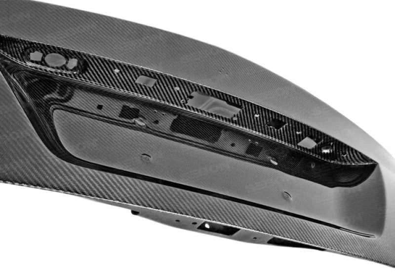 Seibon 12-14 Mercedes C-Class OE Style Carbon Fiber Trunk - Installation View
