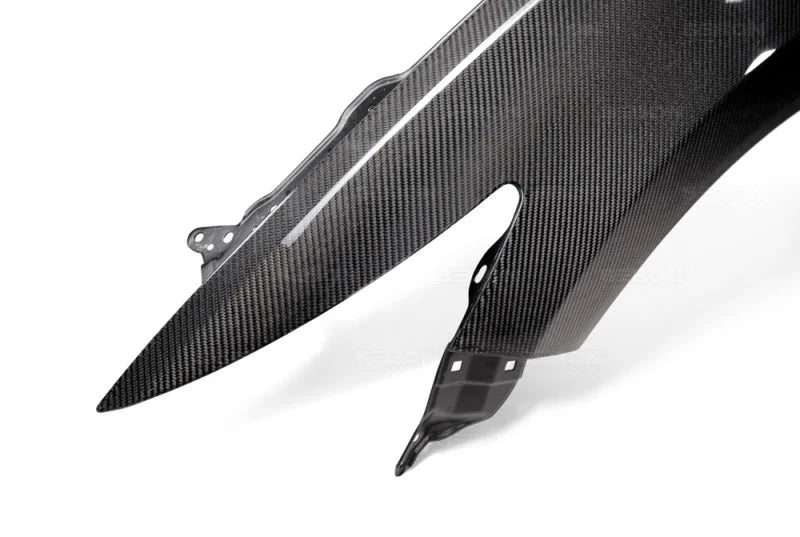 Seibon 14-15 Honda Civic 2 Door OE-Style Carbon Fiber Fenders - Installation View