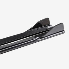 Load image into Gallery viewer, Seibon 2023+ Nissan Z MB-Style Carbon Fiber Side Skirt - Additional View 7