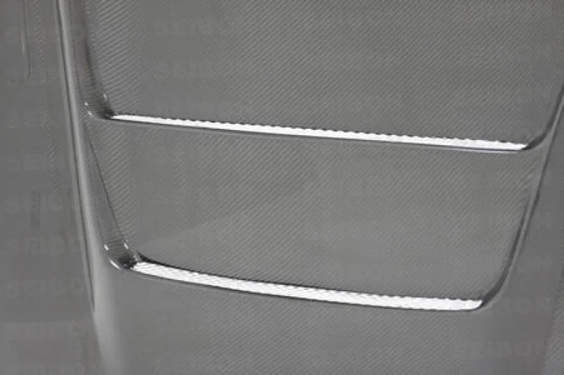 Seibon 90-94 Nissan Skyline R32 (BNR32)  DVII Carbon Fiber Hood - Detail View