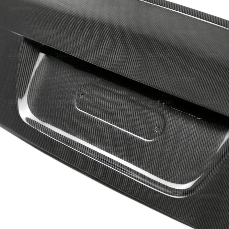Seibon 97-03 BMW 5 Series (E39) CSL-Style Carbon Fiber Trunk/Hatch - Side View