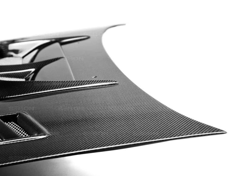 Seibon 98-01 Subaru Impreza/WRX/STI (GC6/8) CW-Style Carbon Fiber Hood - Installation View