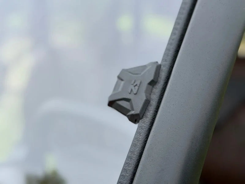 Seizmik 25+ CF Moto U10/ 10 XL Pro Toolless Windshield - Hardcoated - Additional View 6
