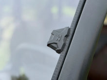 Load image into Gallery viewer, Seizmik 25+ CF Moto U10/ 10 XL Pro Toolless Windshield - Hardcoated - Additional View 6