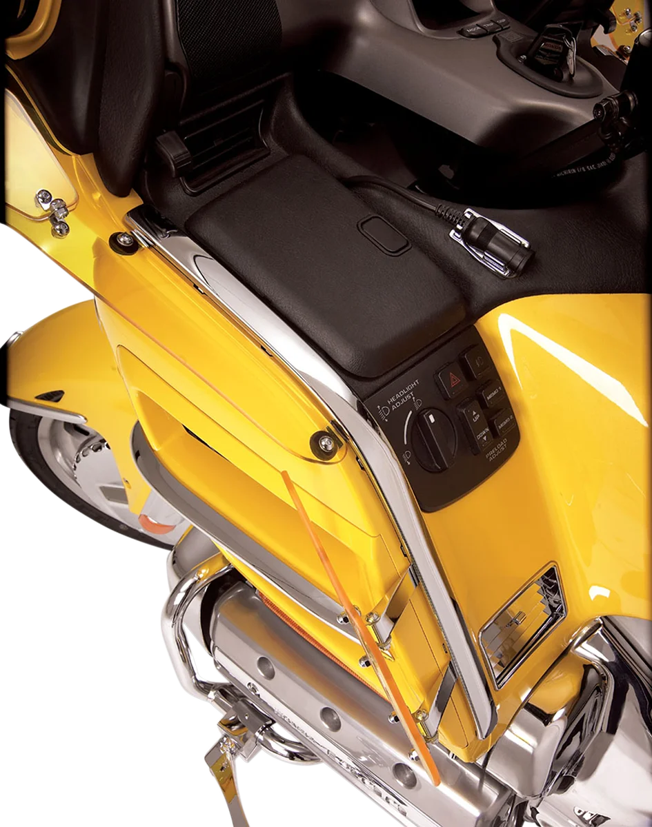 Show Chrome Fairing Face Molding - Chrome - Side View