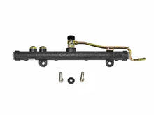 Load image into Gallery viewer, Skunk2 02-05 Honda Civic Si/02-06 Acura RSX Composite High Volume Fuel Rails - Side View