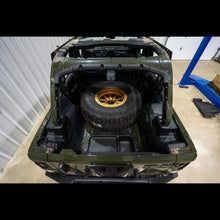 Load image into Gallery viewer, Skyjacker 07-18 Jeep Wrangler JK Spare Tire Carrier Kit W/ Adjustable Brackets - Side View