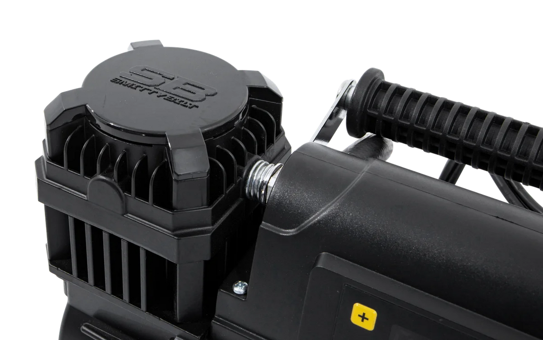 Smittybilt 10.6 CFM Dual Head Compressor With Carrying Bag 2782 - Detail View