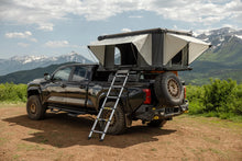Load image into Gallery viewer, Smittybilt Aluminum Pop-Up Rtt 2986 - Installation View
