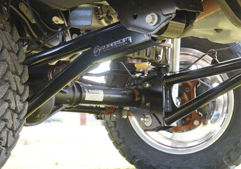 Superlift 14-18 Ram 2500/13-18 Ram 3500 4WD Replacement Radius Arms 4in Lift Kit Component Box - Side View