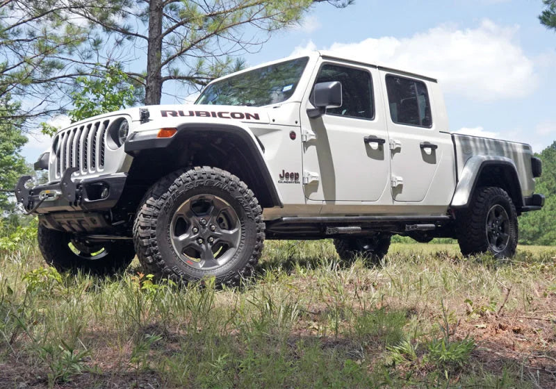Superlift 2020 Jeep Gladiator JT Including Rubicon 4 DR 4WD 2.5in Leveling Kit - Side View