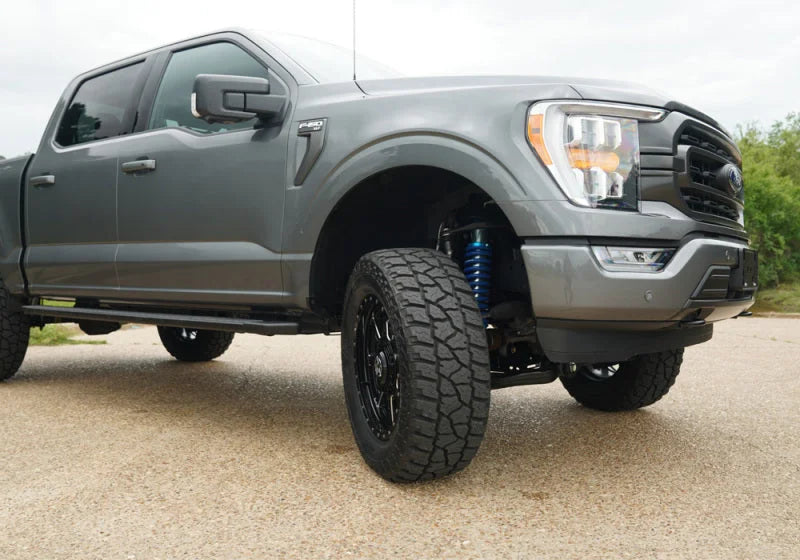 Superlift 2021 Ford F-150 4WD 6in Lift Kit w/King FR Coils & Rear Reservoir Shocks - Side View