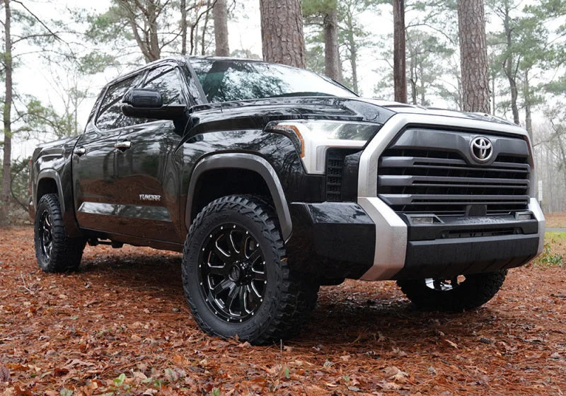 Superlift 2022 Toyota Tundra 2WD/4WD 2in Leveling Kit w/Upper Strut Spacers - Side View