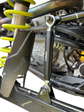 Load image into Gallery viewer, TRINITY RACING Swaybar Endlink - Rear - Side View