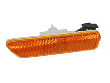 Load image into Gallery viewer, TYC Side Marker Light 18-5399-01