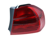 Load image into Gallery viewer, TYC Taillight 11-0907-00 - Main Product View
