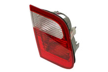 Load image into Gallery viewer, TYC Taillight 17-0002-01