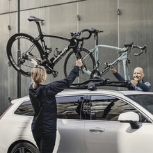 Load image into Gallery viewer, Thule FastRide Fork-Mount Roof Bike Rack (For Quick-Release Bikes/Adapter Req. for Thru-Axle) - Blk - Side View