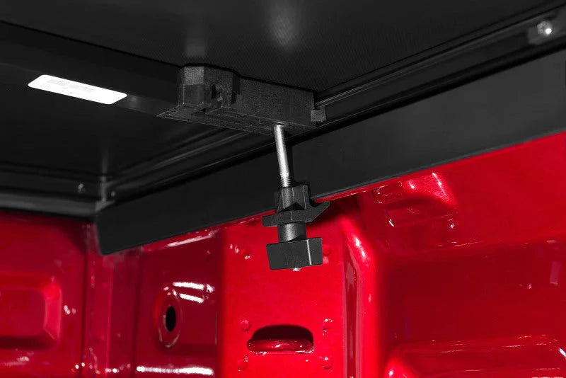 Tonno Pro 05-15 Toyota Tacoma 5ft Fleetside Tonno Fold Tri-Fold Tonneau Cover - Installation View