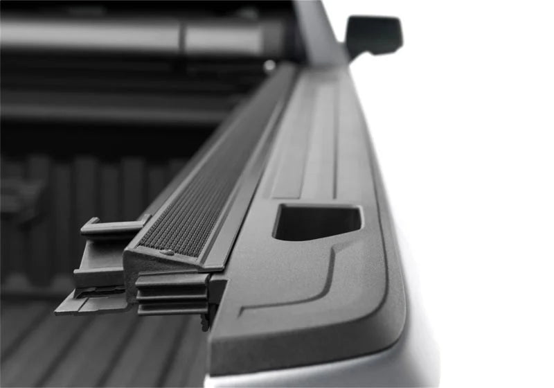 Truxedo 19-20 GMC Sierra & Chevrolet Silverado 1500 (New Body) w/o Tailgate 5ft 8in Pro X15 BedCover - Installation View