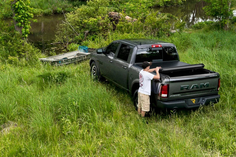 Truxedo 2020 GMC Sierra & Chevrolet Silverado 2500HD & 3500HD 6ft 9in Deuce Bed Cover - Additional View 7