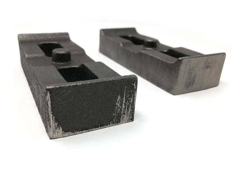 Tuff Country 01-10 GMC Sierra 2500HD/3500 4wd 1in Cast Iron Lift Blocks Pair - Side View
