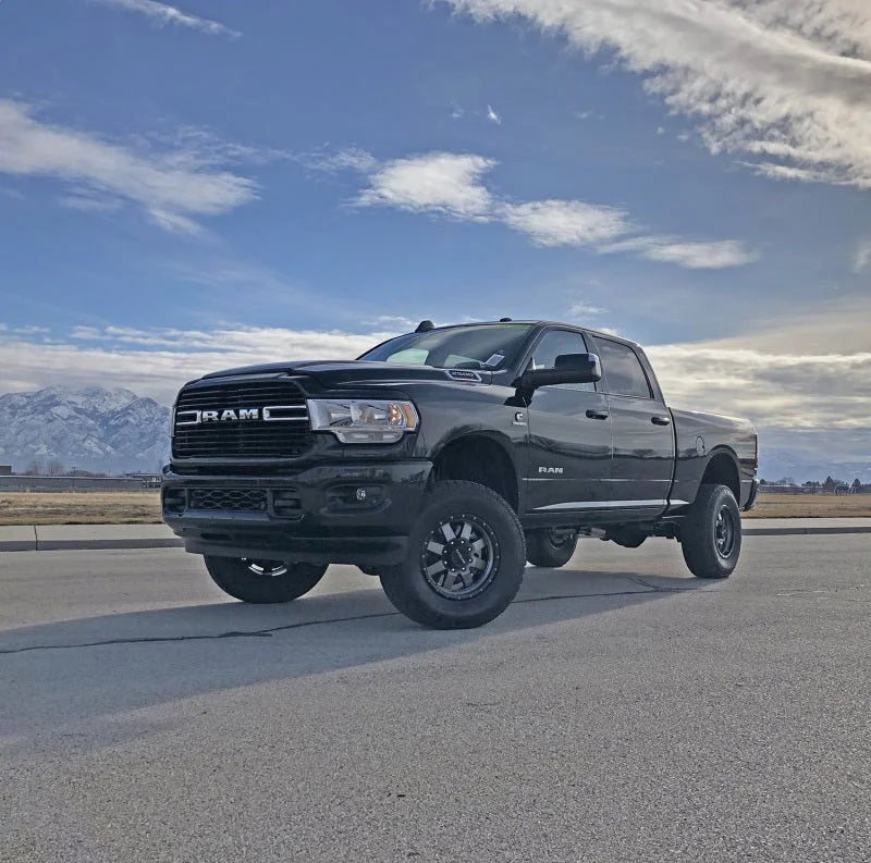 Tuff Country 19-23 Dodge Ram 2500 4x4 -3in Lift Kit w/o Front Shock Extension Brackets (SX8000) - Side View