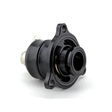 Load image into Gallery viewer, Turbosmart BOV Kompact Shortie Plumb Back - 2016 Ford Focus RS 2.3L - Detail View
