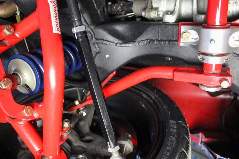UMI Performance 1-1/4in Splined Front Sway Bar (Double Shear End Links) - Installation View