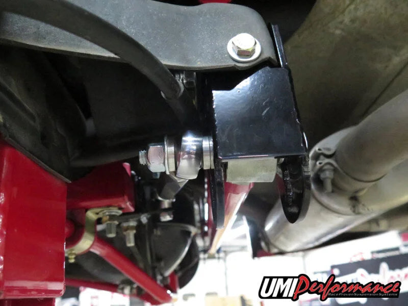UMI Performance 82-02 GM F-Body Competition Panhard Bar Lowering/Leveling Kit - Installation View